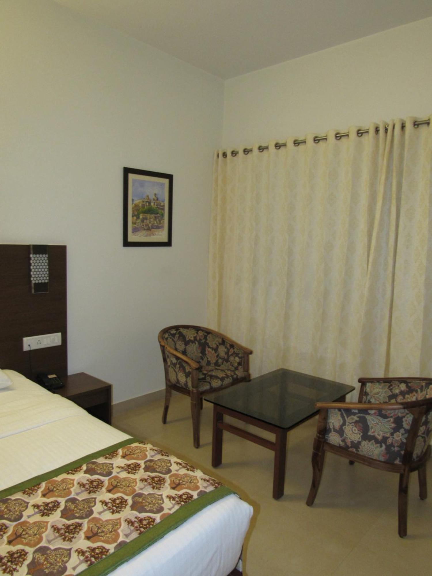 Palguni Residency Otel Hassan Dış mekan fotoğraf