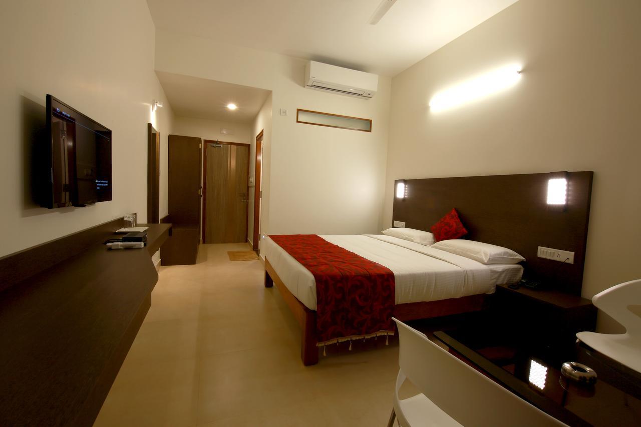 Palguni Residency Otel Hassan Dış mekan fotoğraf